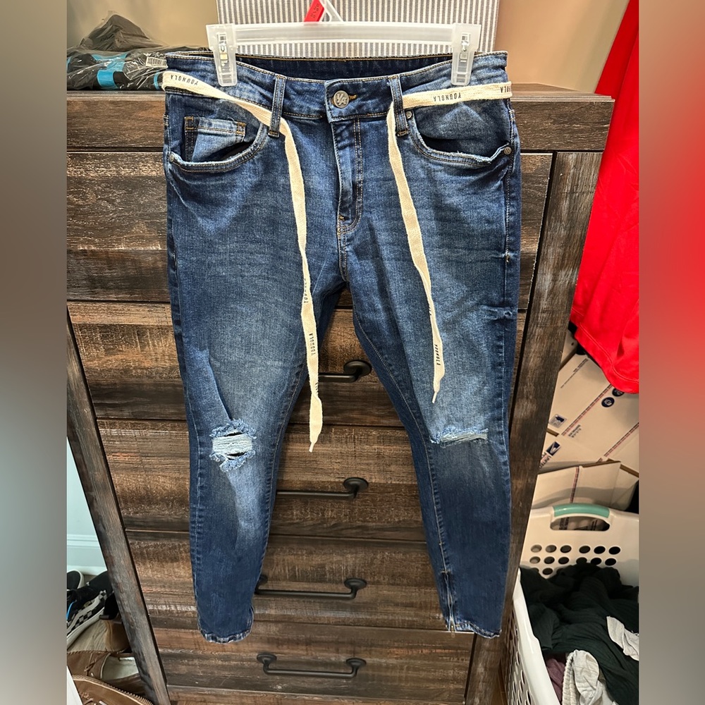 YoungLA 605 Distressed Jeans